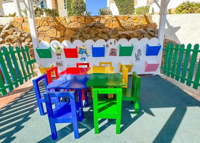 Resort Reef 4*