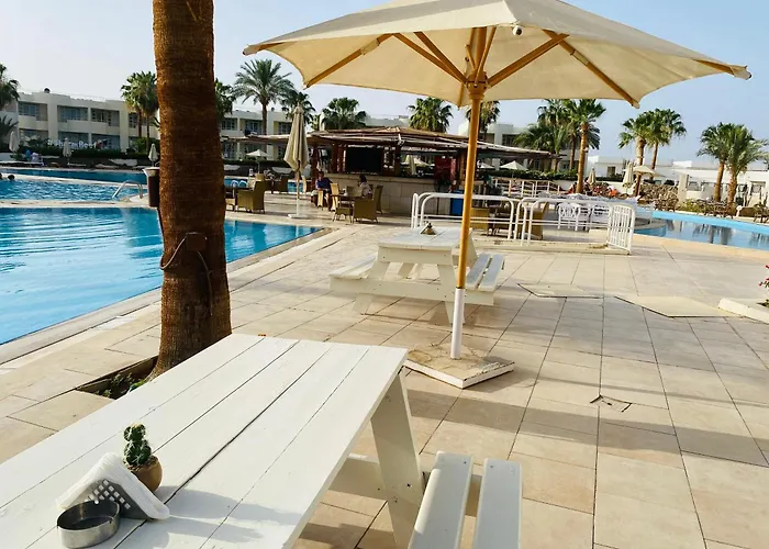 Resort Reef 4*
