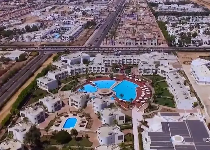Resort Reef 4*